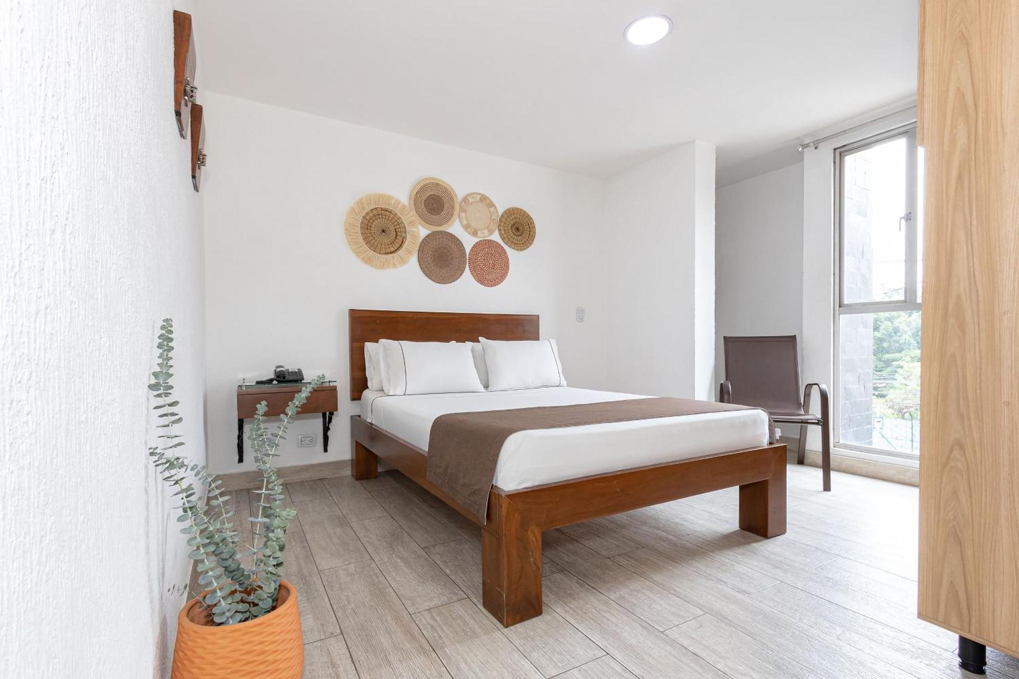 Prada Hotel 3*